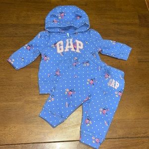 Baby Gap girls zip up hoodie and matching pants 3-6m Cute !!